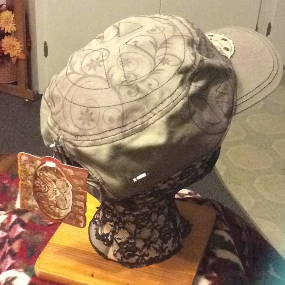 Pugs Gear Hat - Picture 2 of 3